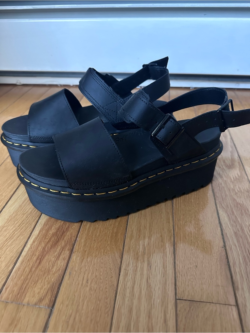 DR MARTENS BLACK  VOSS QUAD HYDRO LEATHER STRAP PLATFORM SANDALS SIZE US 9 EU 41